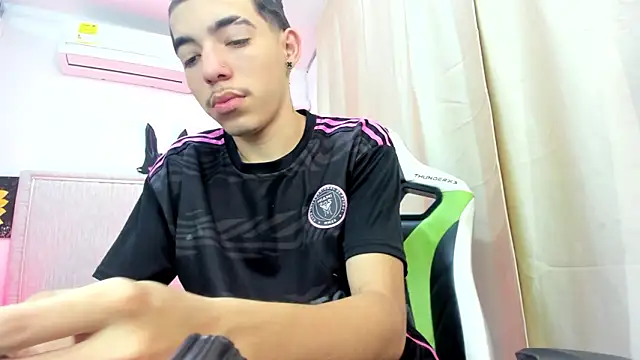 Snapshot of Bad_bunnyy_ chatting on 21, 2, 2026 Bad bunnyy online show from 21, 2, 2026