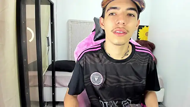 Snapshot of Bad_bunnyy_ chatting on 12, 3, 2026 Bad bunnyy online show from 12, 3, 2026