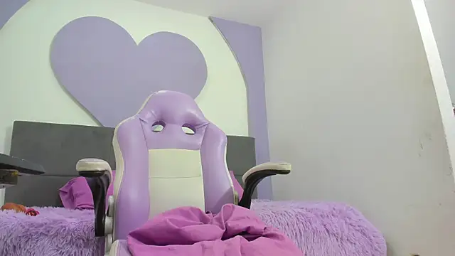 Snapshot of karola_cute_ chatting on 27, 3, 2026 karola cute online show from 27, 3, 2026