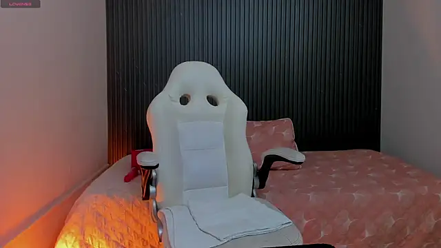 Snapshot of karola_cute_ chatting on 21, 4, 2026 karola cute online show from 21, 4, 2026