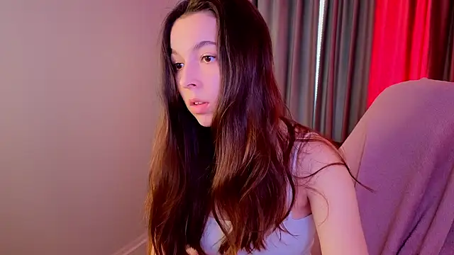 Snapshot of BellaThery chatting on 3, 7, 2026 BellaThery online show from 3, 7, 2026