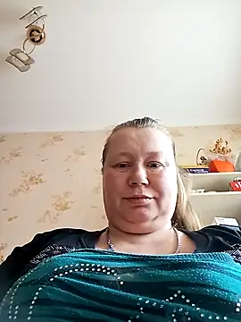 Snapshot of KiraStanton chatting on 12, 5, 2026 KiraStanton online show from 12, 5, 2026