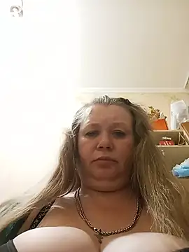 KiraStanton online show from 26, 6, 2026