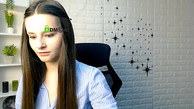 lola shyy online show from 15, 3, 2026