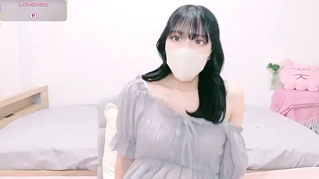 Snapshot of natsuka-chan chatting on 11, 4, 2026 natsuka-chan online show from 11, 4, 2026