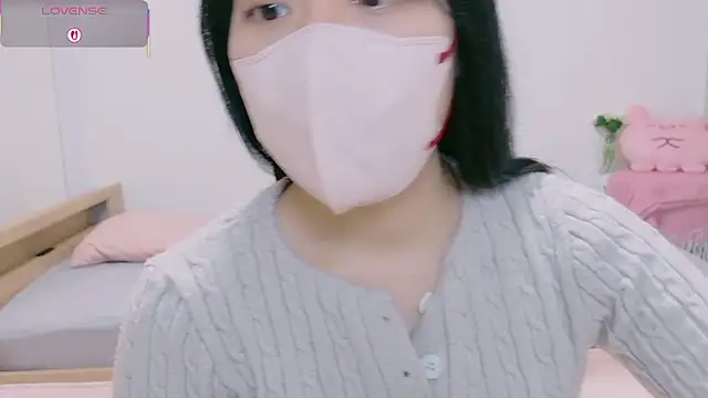 Snapshot of natsuka-chan chatting on 14, 4, 2026 natsuka-chan online show from 14, 4, 2026