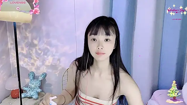 Snapshot of okyssa chatting on 13, 4, 2026 okyssa online show from 13, 4, 2026