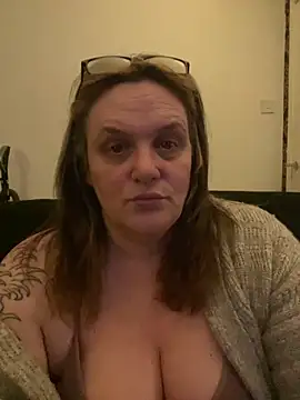 Snapshot of Busty-GilfQuinn chatting on 27, 2, 2026 Busty-GilfQuinn online show from 27, 2, 2026