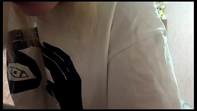 Snapshot of LiraDreamX chatting on 15, 4, 2026 LiraDreamX online show from 15, 4, 2026