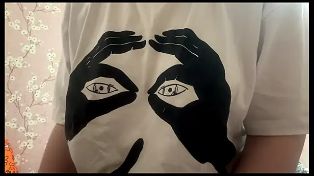 Snapshot of LiraDreamX chatting on 18, 4, 2026 LiraDreamX online show from 18, 4, 2026