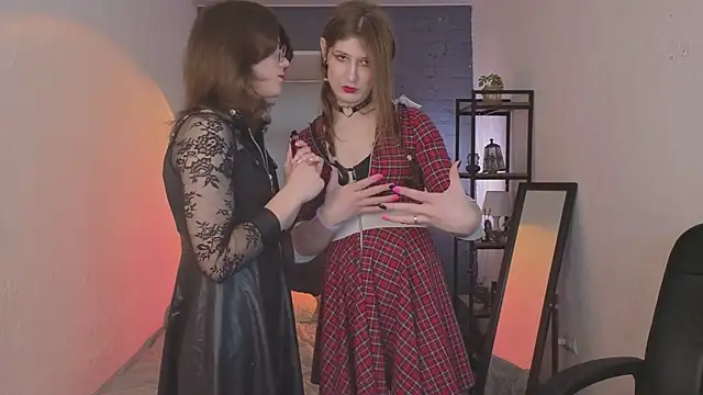 ZoriaLovesLuna online show from 29, 3, 2026