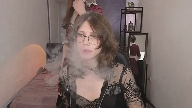 ZoriaLovesLuna online show from 5, 4, 2026