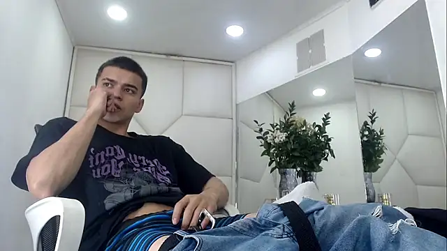 Snapshot of SanttiiBuck chatting on 27, 2, 2026 SanttiiBuck online show from 27, 2, 2026