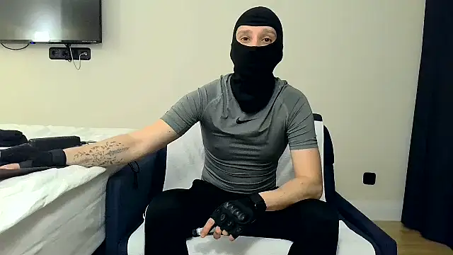 Snapshot of RyanRubber chatting on 12, 4, 2026 RyanRubber online show from 12, 4, 2026