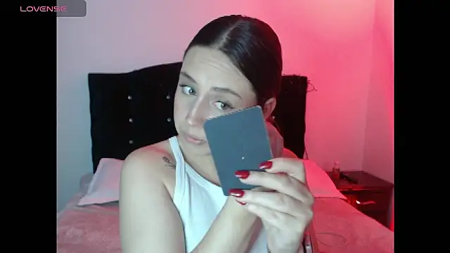 Snapshot of Ana__arms chatting on 4, 3, 2026 Ana arms online show from 4, 3, 2026