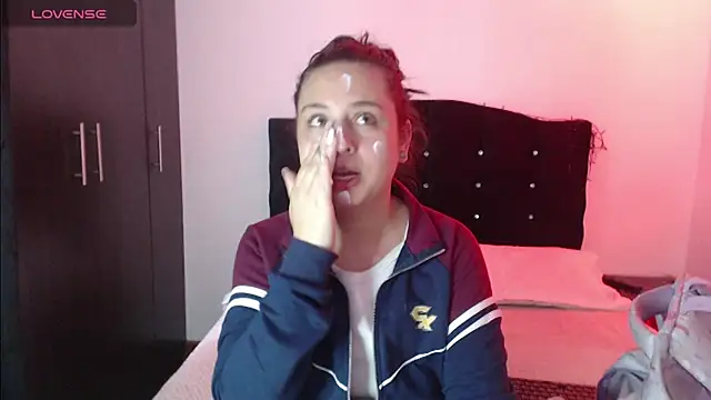 Snapshot of Ana__arms chatting on 2, 4, 2026 Ana arms online show from 2, 4, 2026