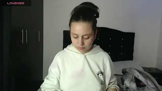 Snapshot of Ana__arms chatting on 9, 4, 2026 Ana arms online show from 9, 4, 2026