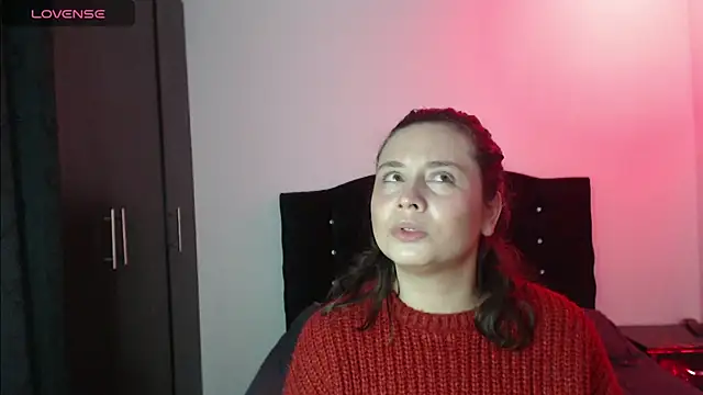 Snapshot of Ana__arms chatting on 13, 4, 2026 Ana arms online show from 13, 4, 2026