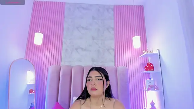 ArianaRougee online show from 12, 6, 2026