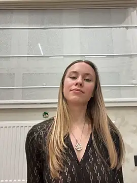 Snapshot of Vikkie_seXyGiiiirl_XoXo chatting on 15, 3, 2026 Vikkie seXyGiiiirl XoXo online show from 15, 3, 2026