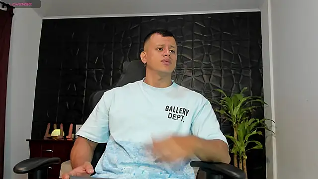 Snapshot of Alex_towerss chatting on 28, 3, 2026 Alex towerss online show from 28, 3, 2026