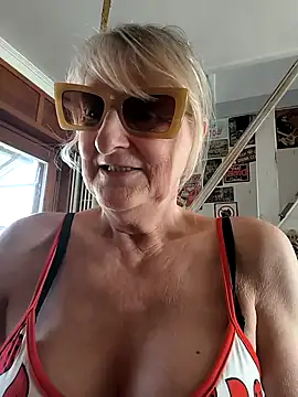 Heidiblueeyes online show from 9, 3, 2026