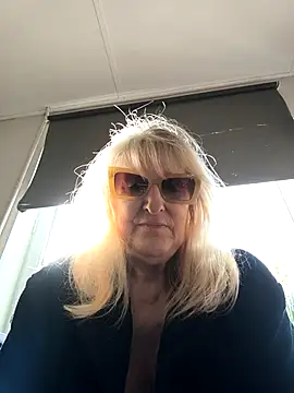 Heidiblueeyes online show from 12, 3, 2026