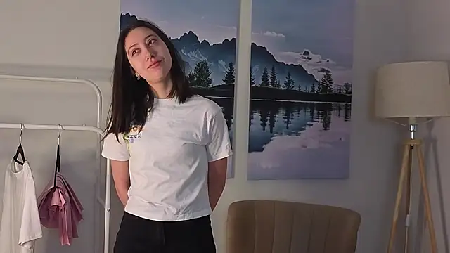 DoraWhitrock online show from 27, 2, 2026