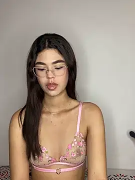 Snapshot of Nixieblaze chatting on 4, 4, 2026 Nixieblaze online show from 4, 4, 2026