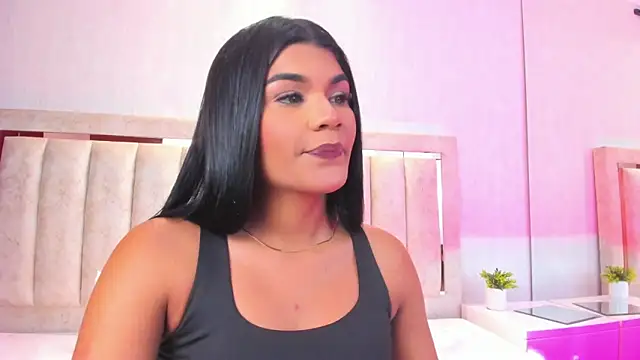 Snapshot of AlaiaMoretti_ chatting on 22, 5, 2026 AlaiaMoretti online show from 22, 5, 2026