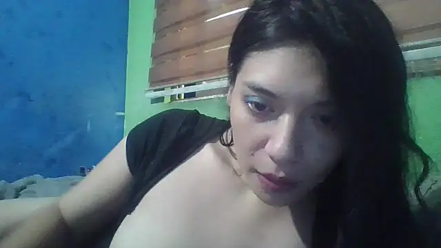 Snapshot of Soylilayblue chatting on 5, 4, 2026 Soylilayblue online show from 5, 4, 2026