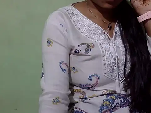 cute momo love online show from 1, 3, 2026