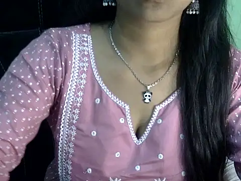 Snapshot of cute_momo_love chatting on 25, 3, 2026 cute momo love online show from 25, 3, 2026