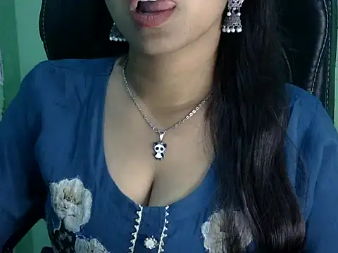 Snapshot of cute_momo_love chatting on 31, 3, 2026 cute momo love online show from 31, 3, 2026