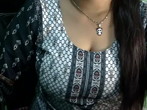 Snapshot of cute_momo_love chatting on 3, 4, 2026 cute momo love online show from 3, 4, 2026