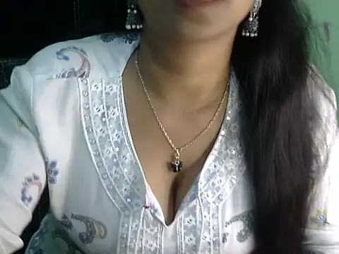 Snapshot of cute_momo_love chatting on 19, 4, 2026 cute momo love online show from 19, 4, 2026