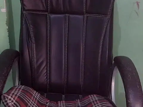 Snapshot of cute_momo_love chatting on 21, 4, 2026 cute momo love online show from 21, 4, 2026