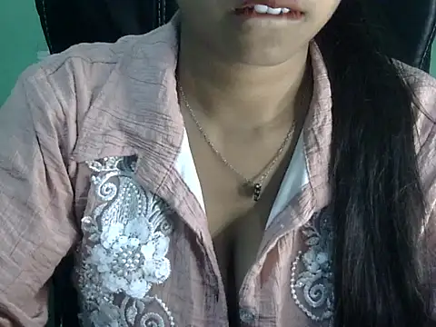 Snapshot of cute_momo_love chatting on 27, 4, 2026 cute momo love online show from 27, 4, 2026