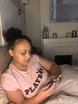 Snapshot of mayawesttt chatting on 14, 4, 2026 mayawesttt online show from 14, 4, 2026