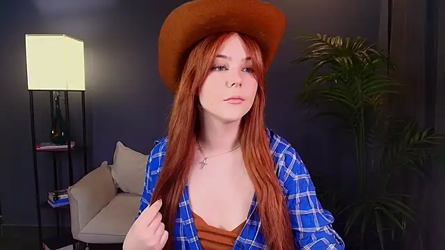 Elle Funning online show from 14, 5, 2026
