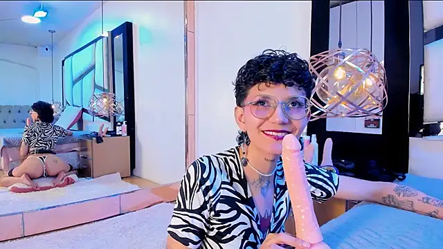 Snapshot of Calioperoux chatting on 6, 3, 2026 Calioperoux online show from 6, 3, 2026