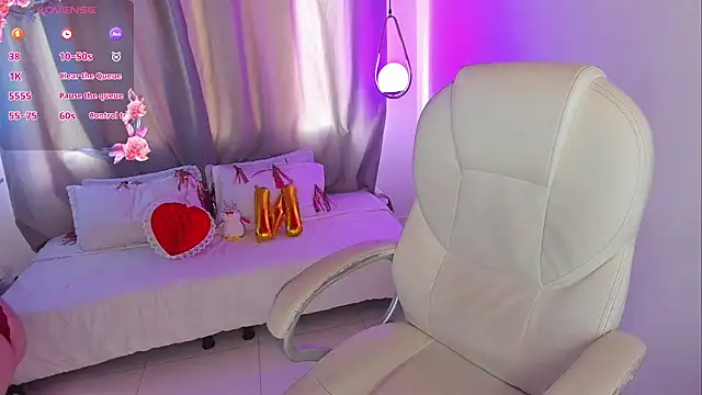 Snapshot of NixieSterling chatting on 24, 4, 2026 NixieSterling online show from 24, 4, 2026