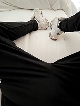 Snapshot of Kiffeur2Tn chatting on 5, 3, 2026 Kiffeur2Tn online show from 5, 3, 2026