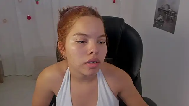 Snapshot of everyh_1 chatting on 3, 3, 2026 everyh 1 online show from 3, 3, 2026