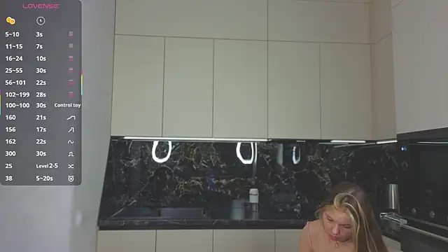 Snapshot of HinaVibe chatting on 10, 3, 2026 HinaVibe online show from 10, 3, 2026