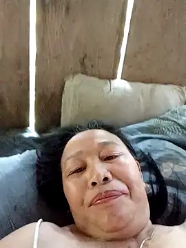 heesuu11 online show from 6, 4, 2026