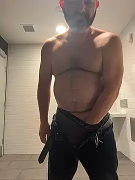 chubbylittlesecret online show from 15, 4, 2026