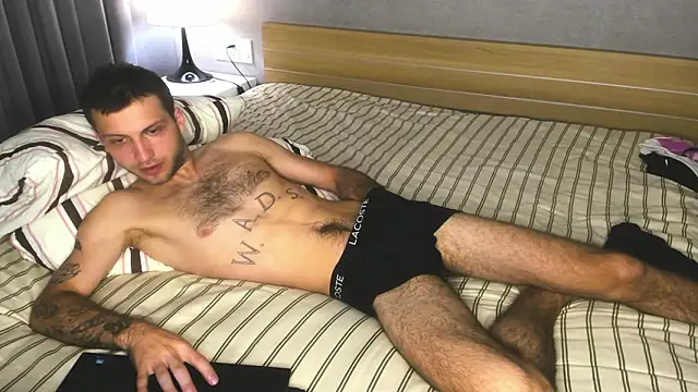 Snapshot of DarkRogue19 chatting on 28, 2, 2026 DarkRogue19 online show from 28, 2, 2026