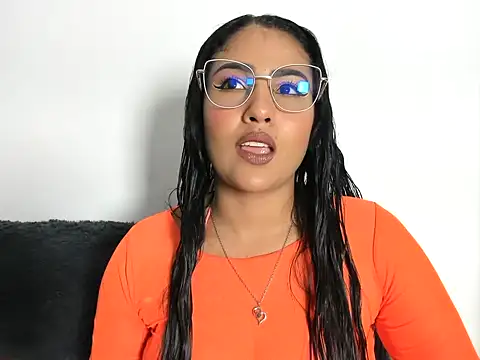 Snapshot of TatyGomez_ chatting on 18, 5, 2026 TatyGomez online show from 18, 5, 2026
