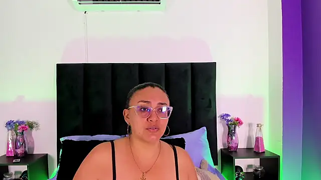 Snapshot of scarlet__ray_ chatting on 18, 3, 2026 scarlet ray online show from 18, 3, 2026